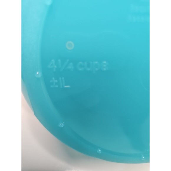 Tupperware Set of 2 Crystalwave Round Microwave Container With Spout New Display - Picture 3 of 6